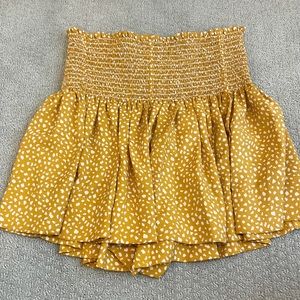 Koch yellow and white spot skirt